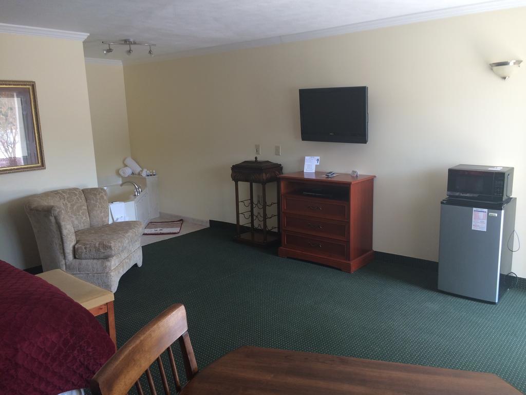Hurricane Inn Waynesboro Bagian luar foto