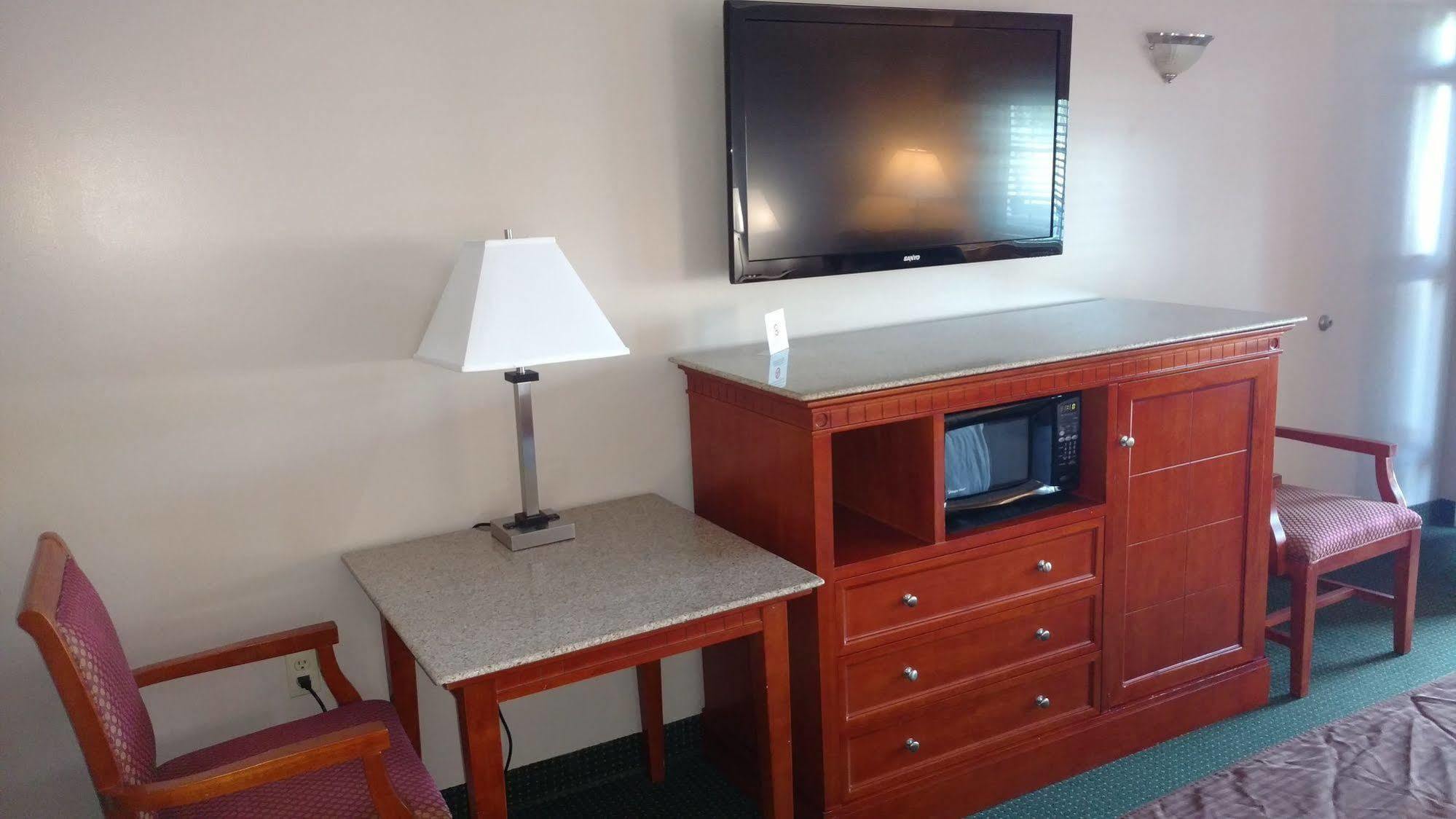 Hurricane Inn Waynesboro Bagian luar foto
