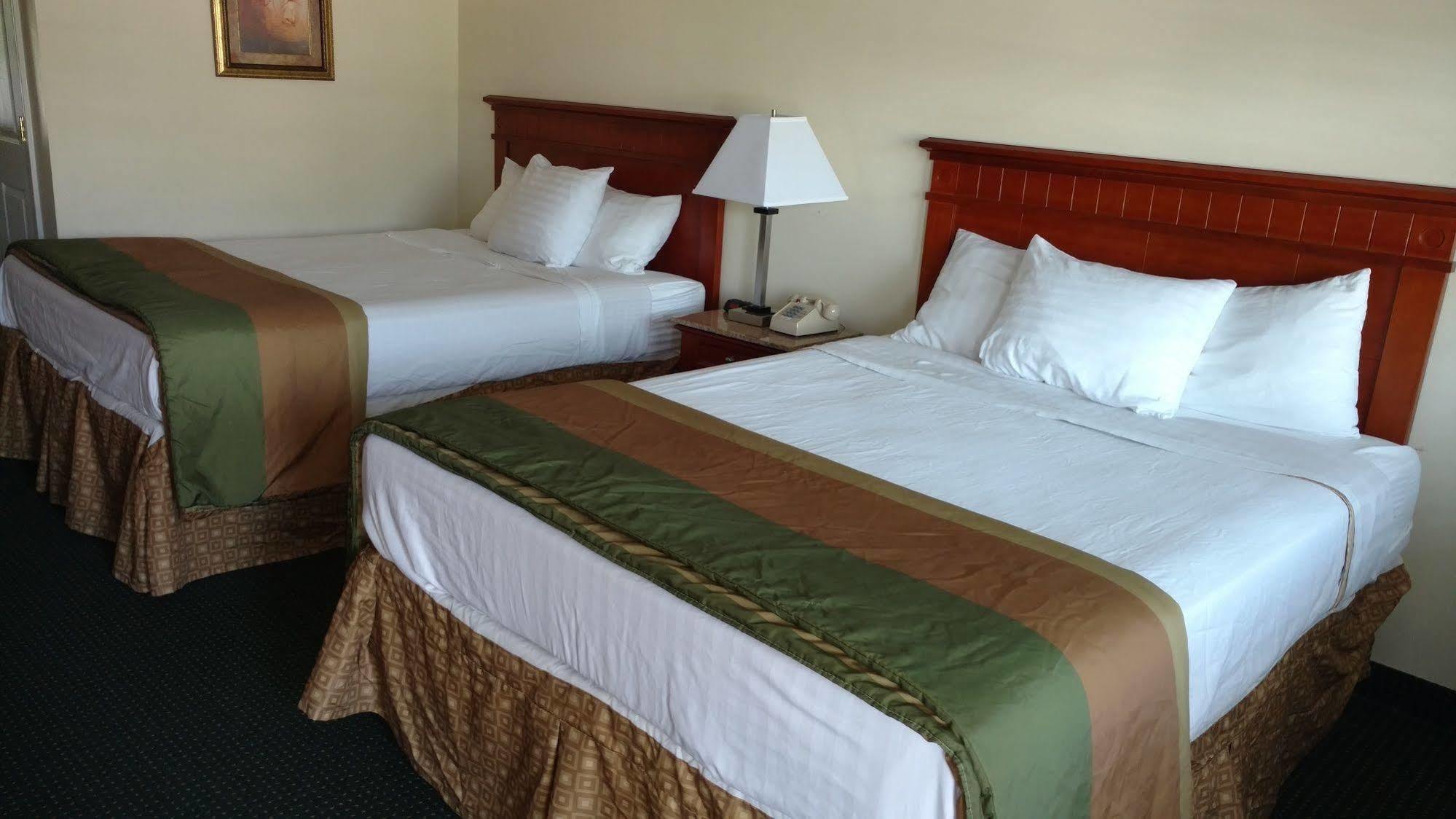 Hurricane Inn Waynesboro Bagian luar foto