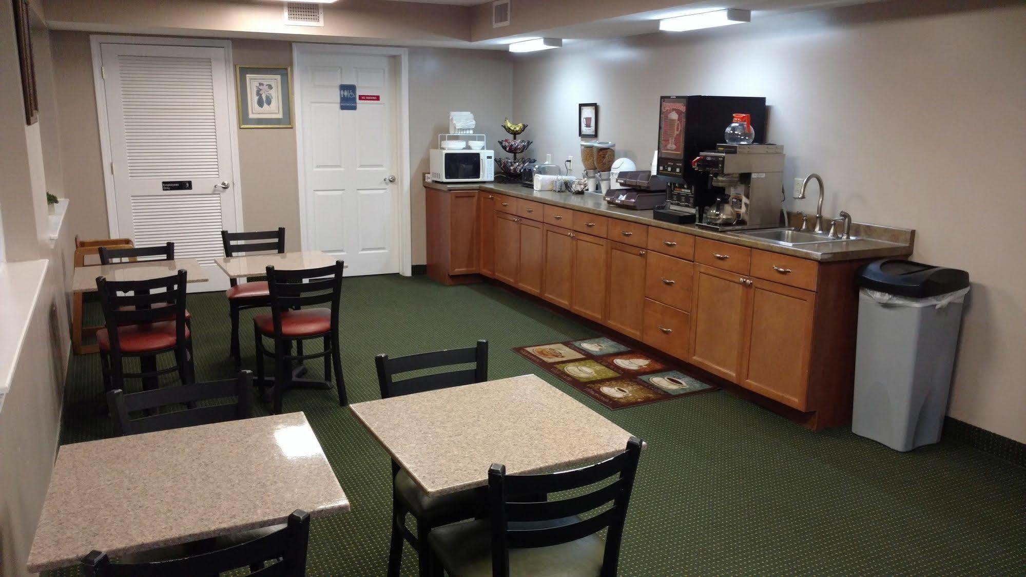 Hurricane Inn Waynesboro Bagian luar foto